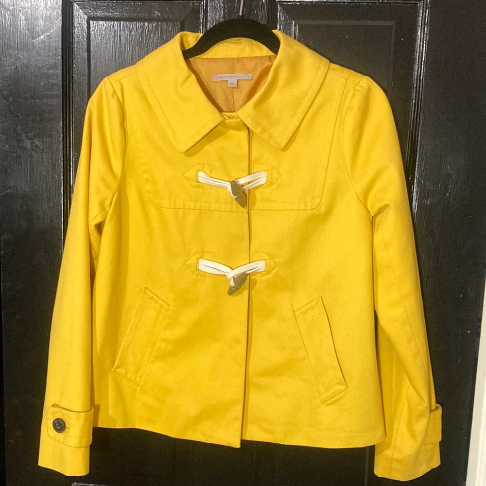Yellow cropped trench jacket